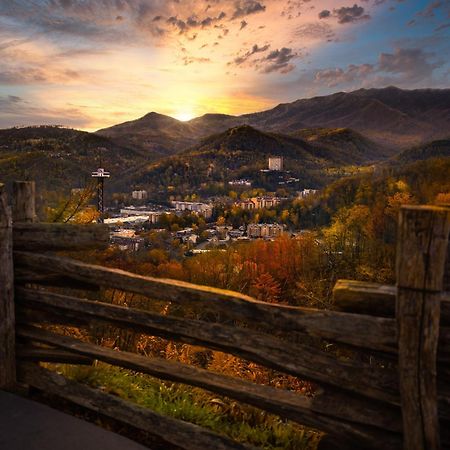 Her Majesty'S Way, Awesome Mtn Views, 1089 Free Tickets Each Paid Day, Dollywood And More 蓋特林堡 外观 照片